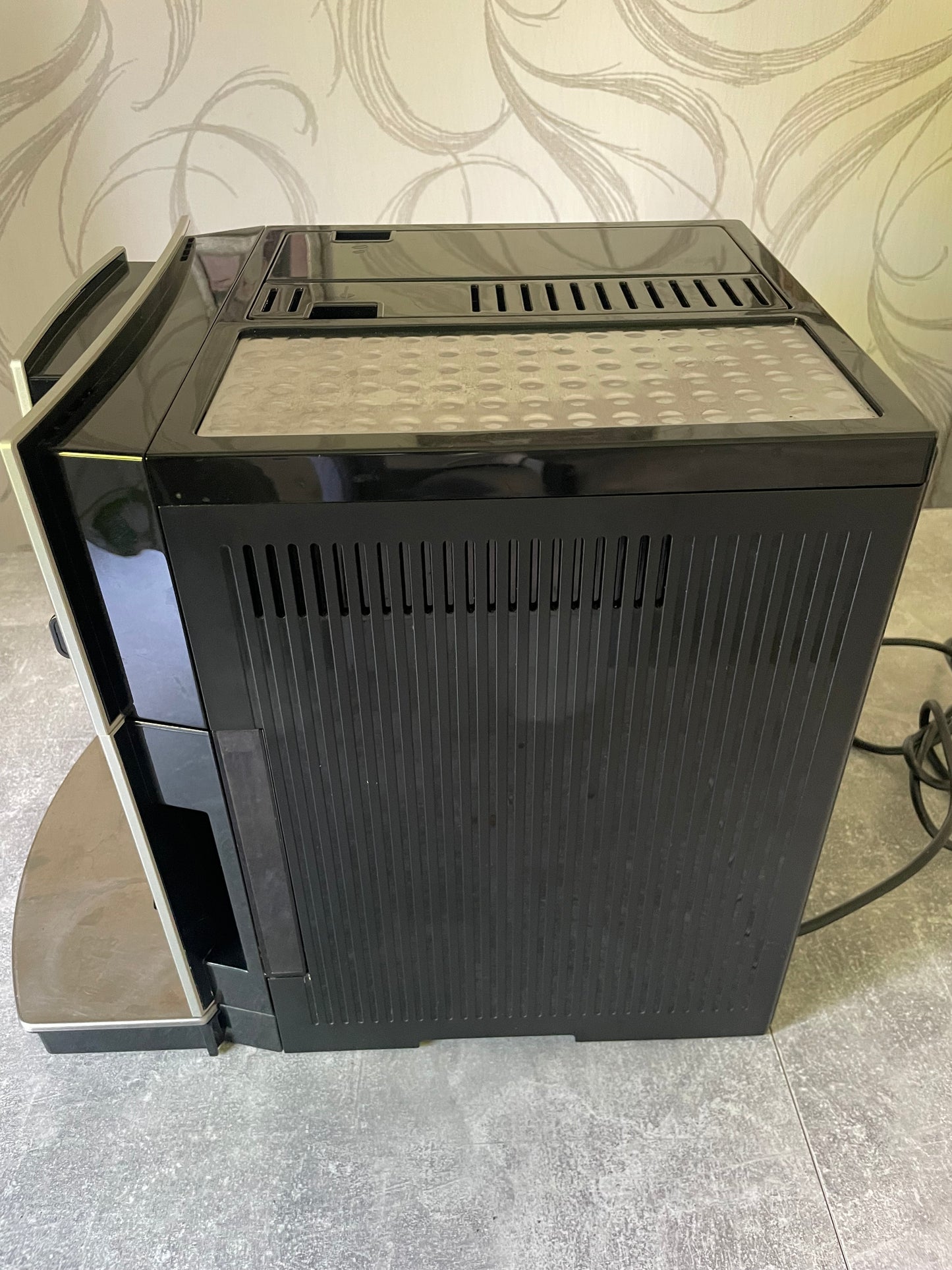 DeLonghi ESAM 5500 Perfecta Cappuccino mit Milchbehälter