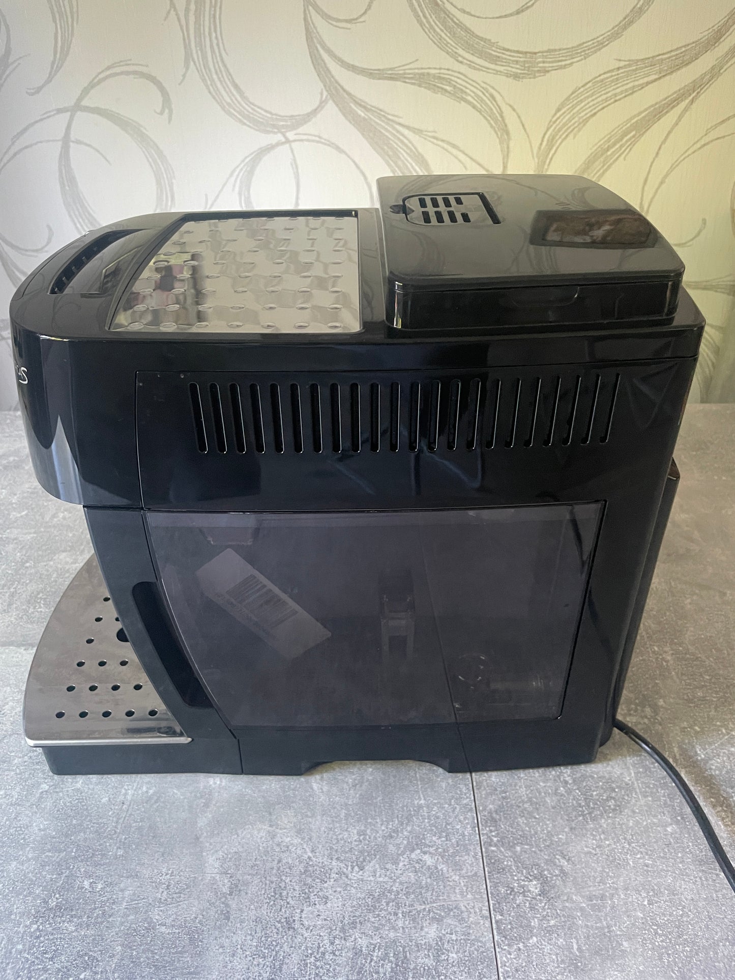 DeLonghi ECAM 21.116 B.