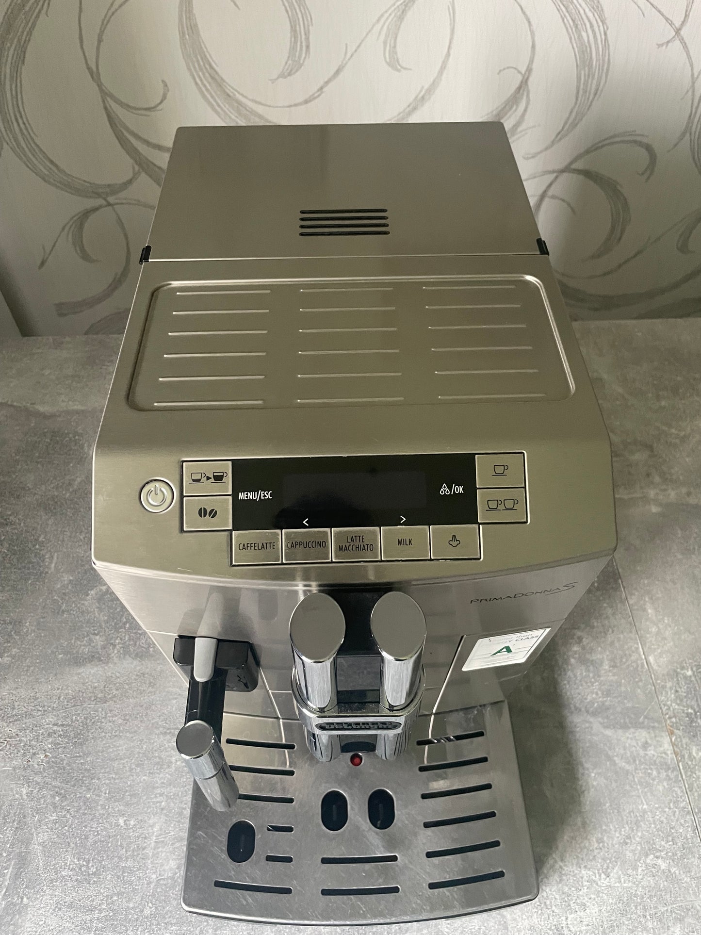DeLonghi ECAM 28.466 MB mit Milchbehälter