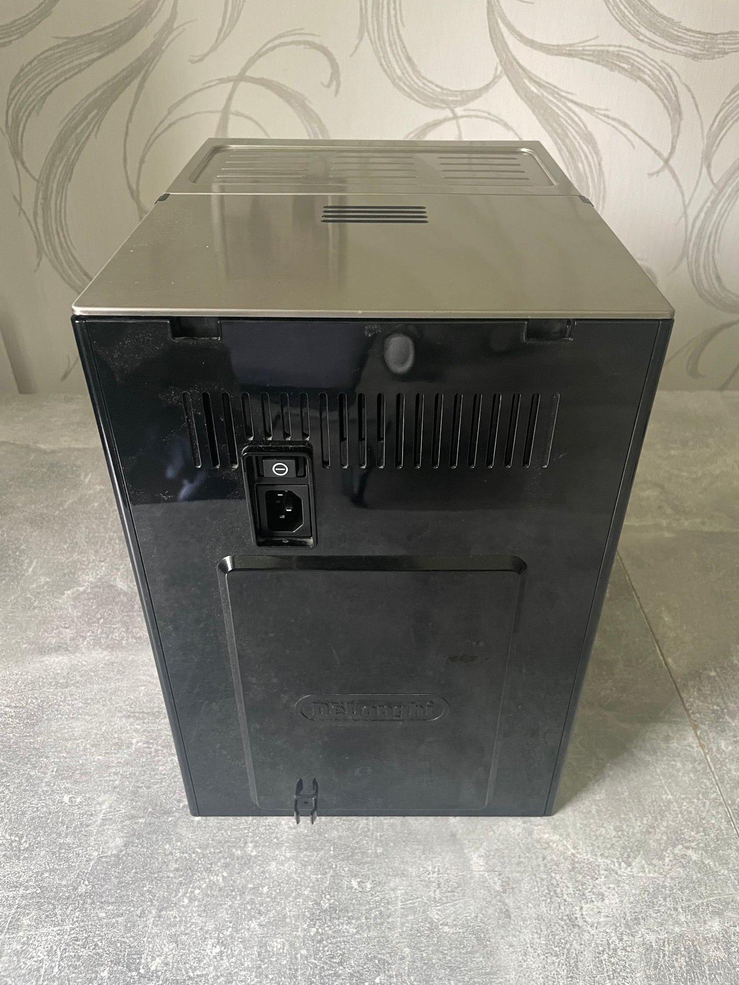 DeLonghi ECAM 28.466 MB mit Milchbehälter