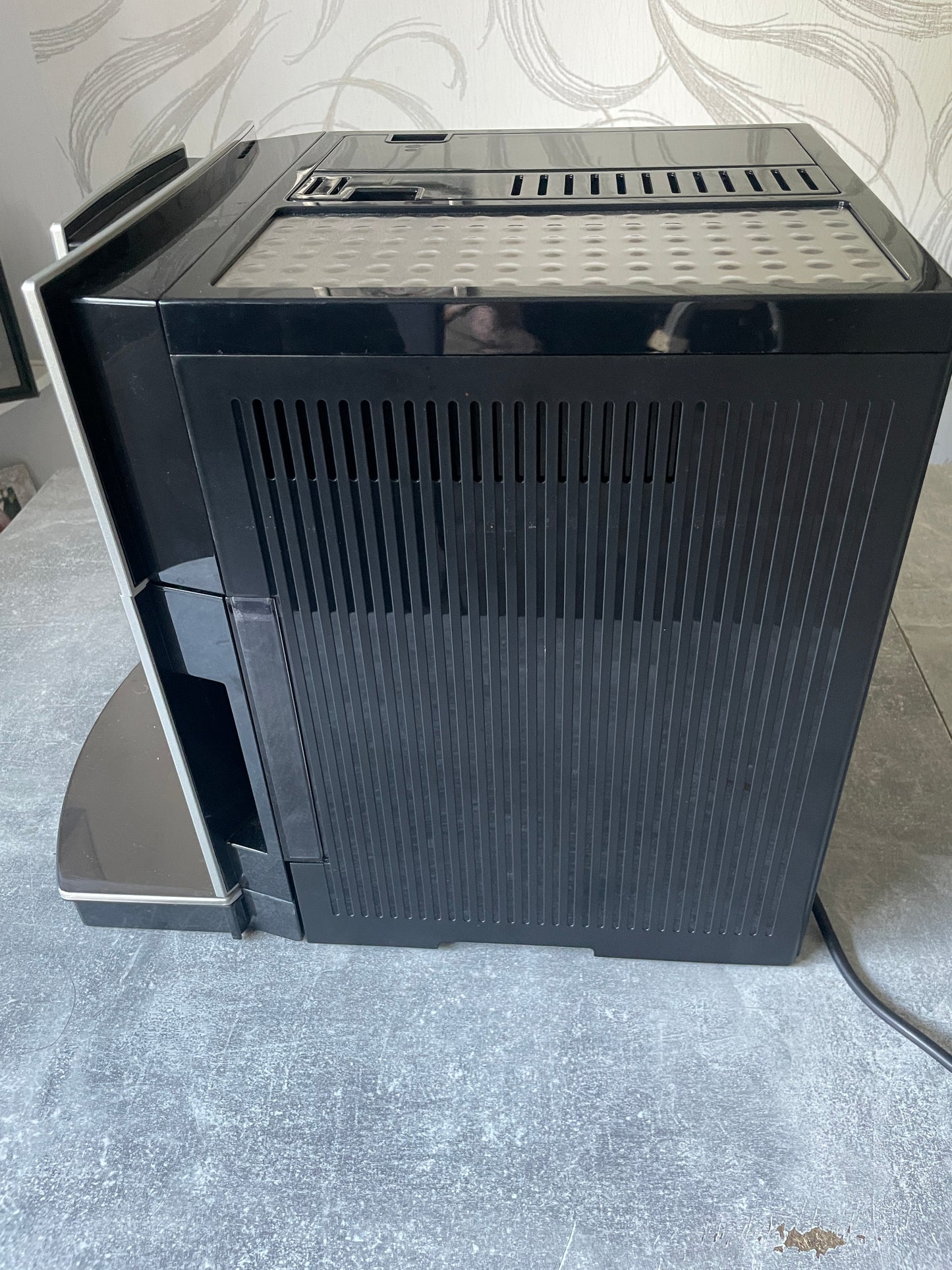 DeLonghi ESAM 5500 Perfecta Cappuccino mit Milchbehälter