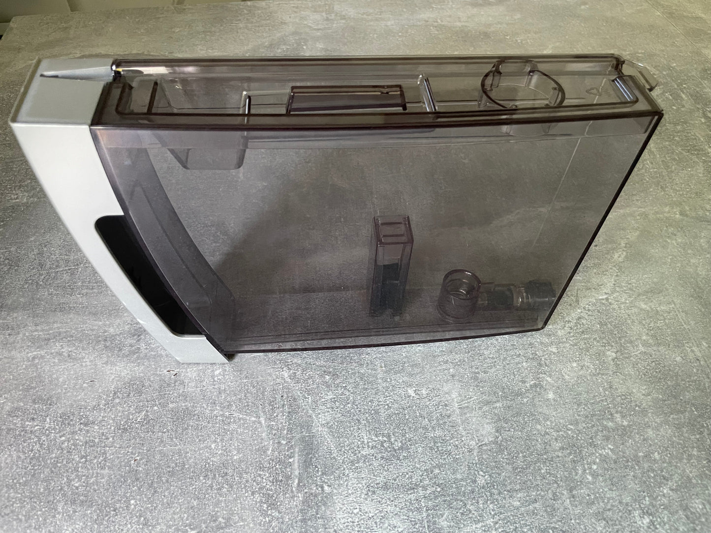 DeLonghi ECAM 23.466 mit Milchbehälter