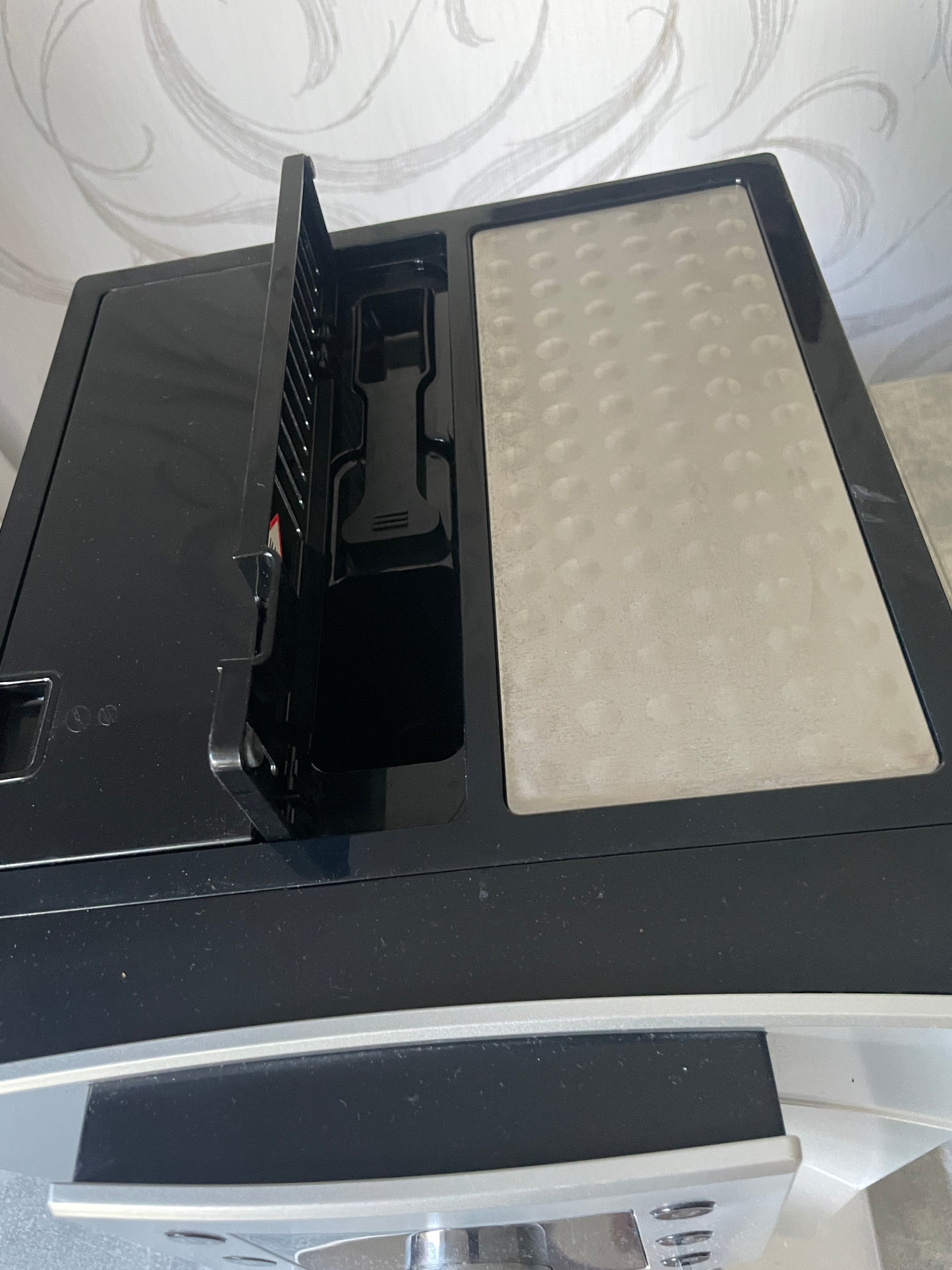 DeLonghi ESAM 5500 Perfecta Cappuccino mit Milchbehälter