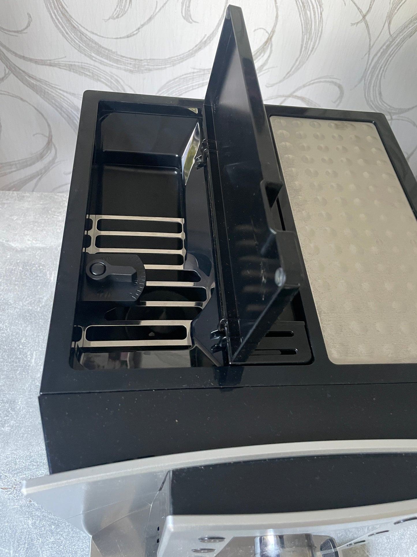 DeLonghi ESAM 5500 Perfecta Cappuccino mit Milchbehälter