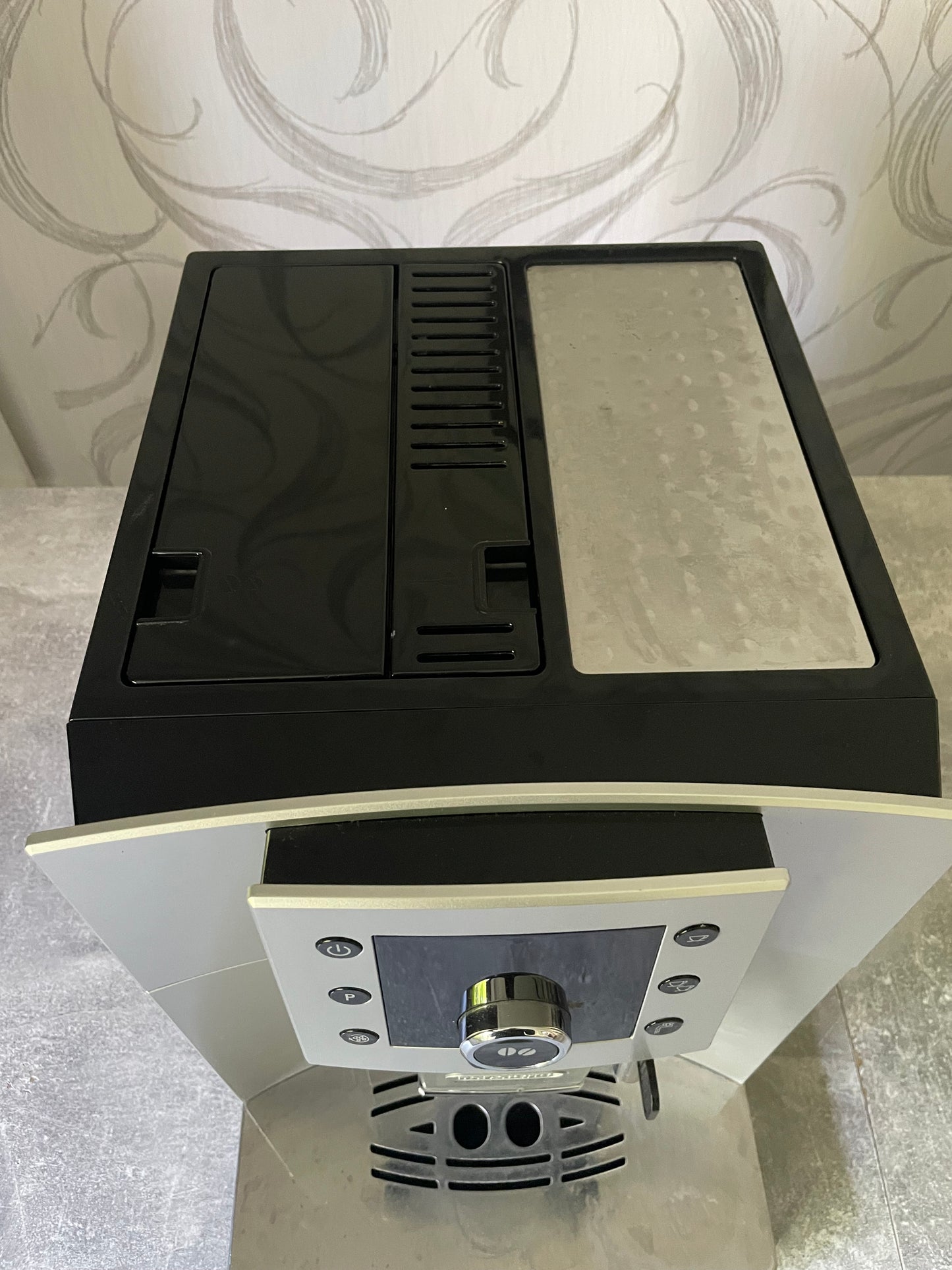 DeLonghi ESAM 5500 Perfecta Cappuccino mit Milchbehälter