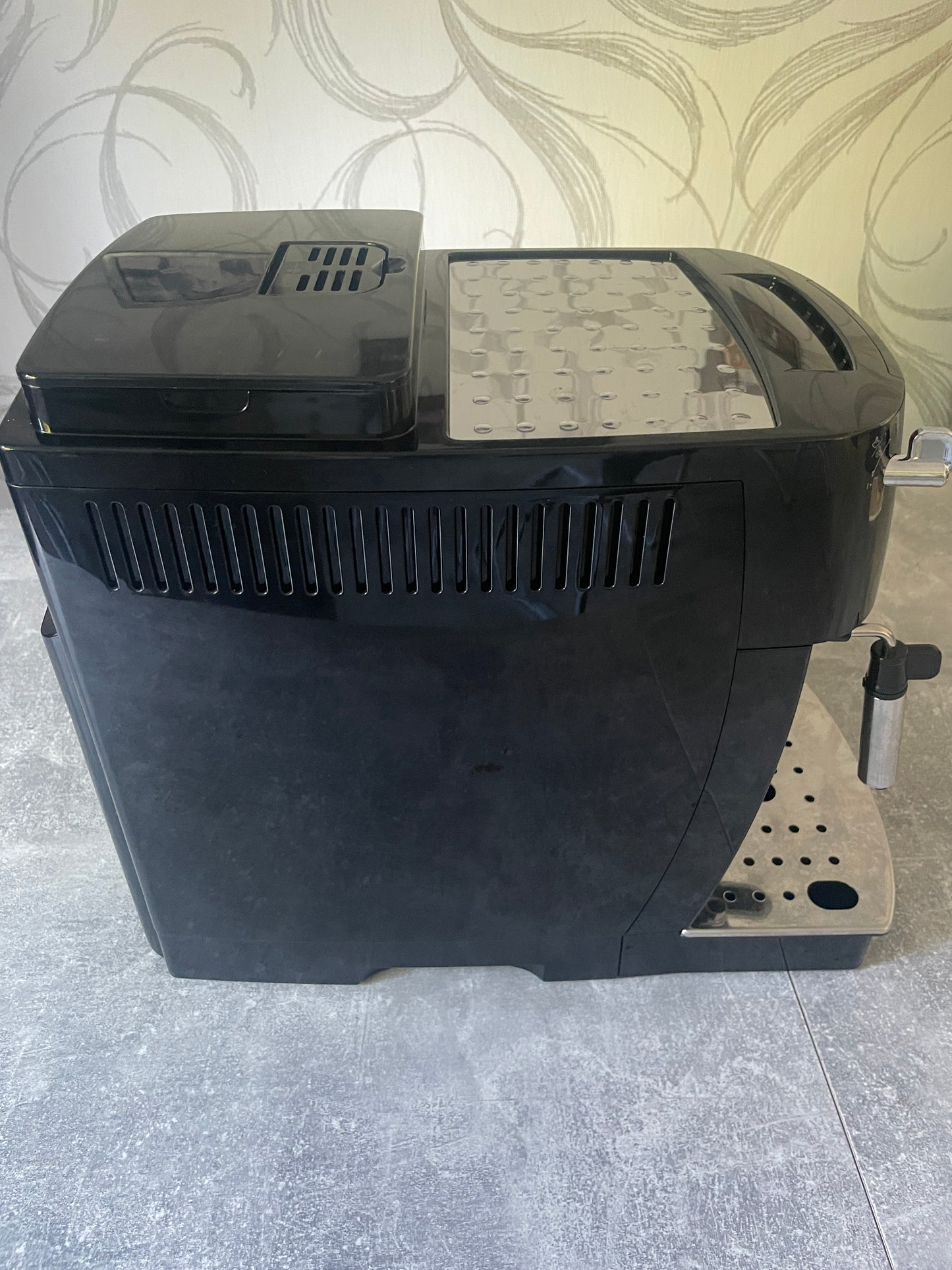 DeLonghi ECAM 21.116 B.