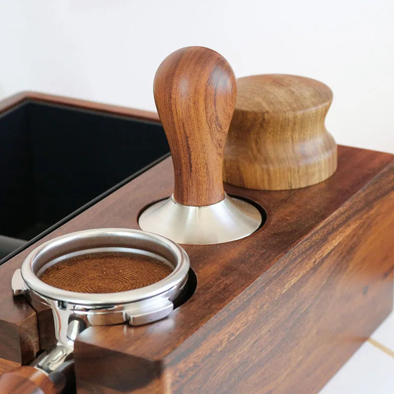 Kaffeetamper mit Massiven Holzgriff und Edelstahlgewindeboden