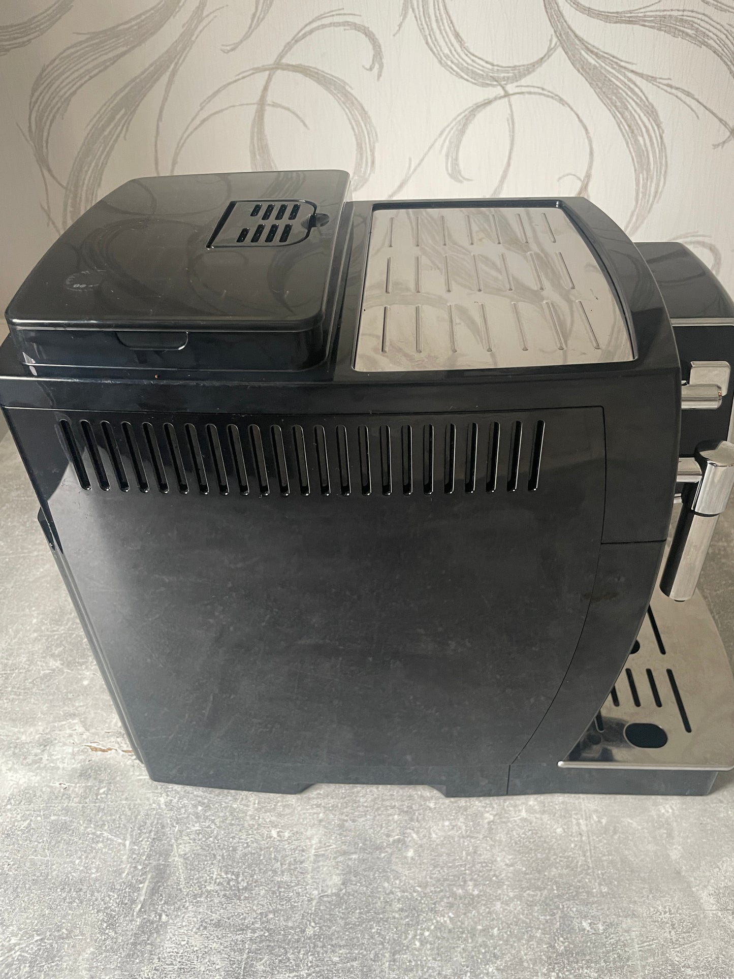 DeLonghi ECAM 13.123 B.