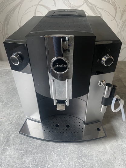 Jura Impressa C65 mit Cappuccinatore