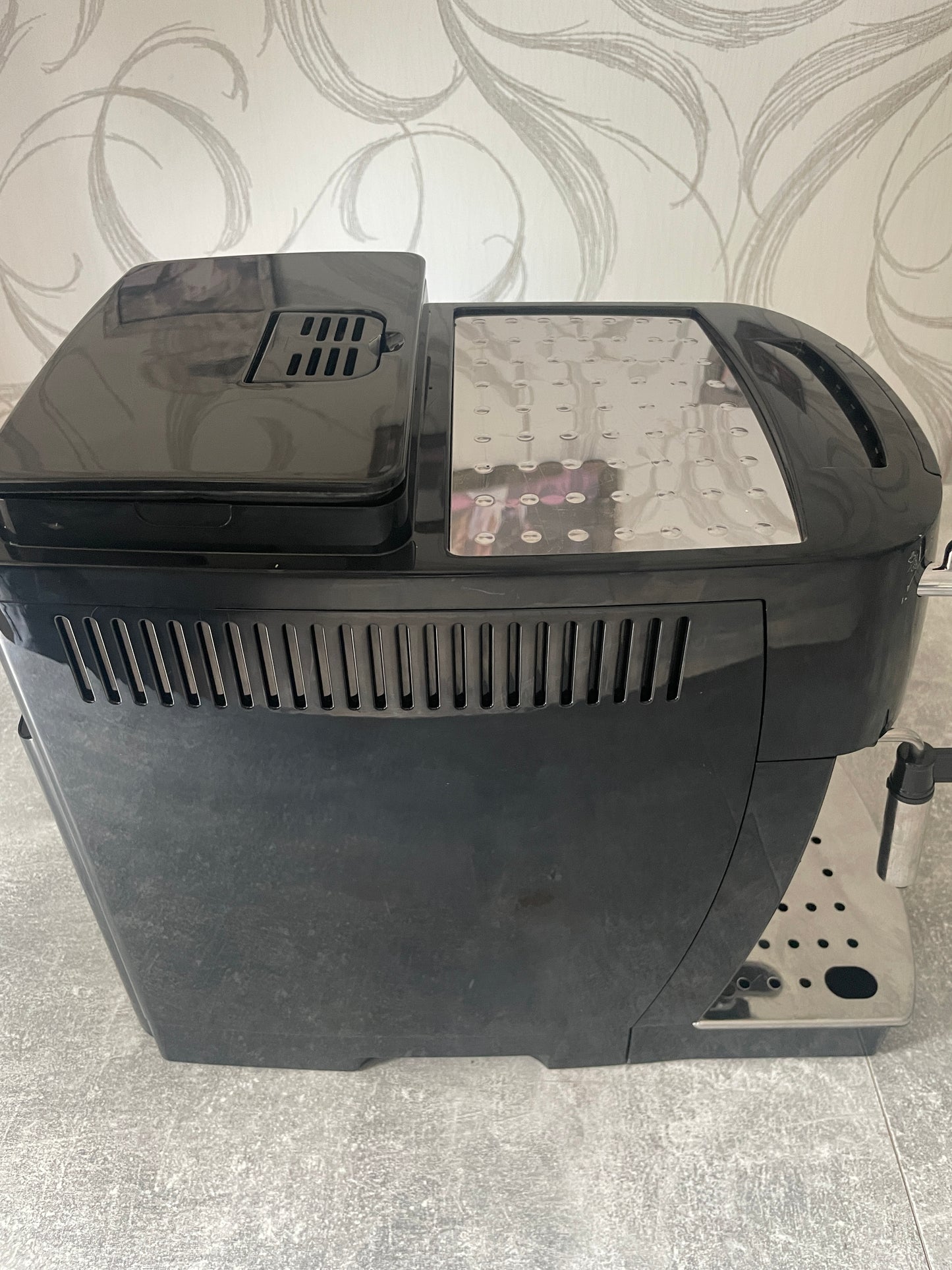 DeLonghi ECAM 21.118 B.