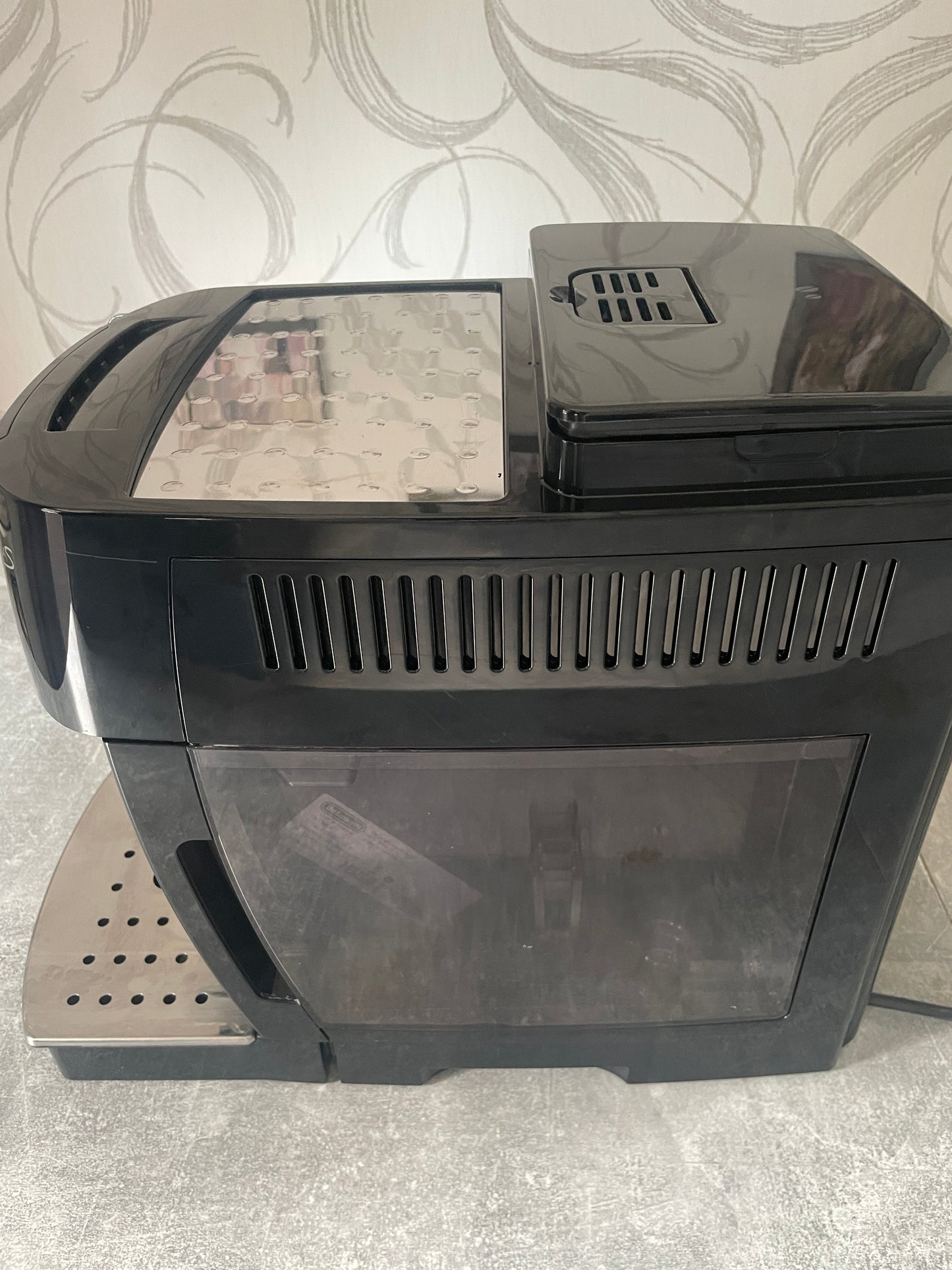 DeLonghi ECAM 21.118 B.