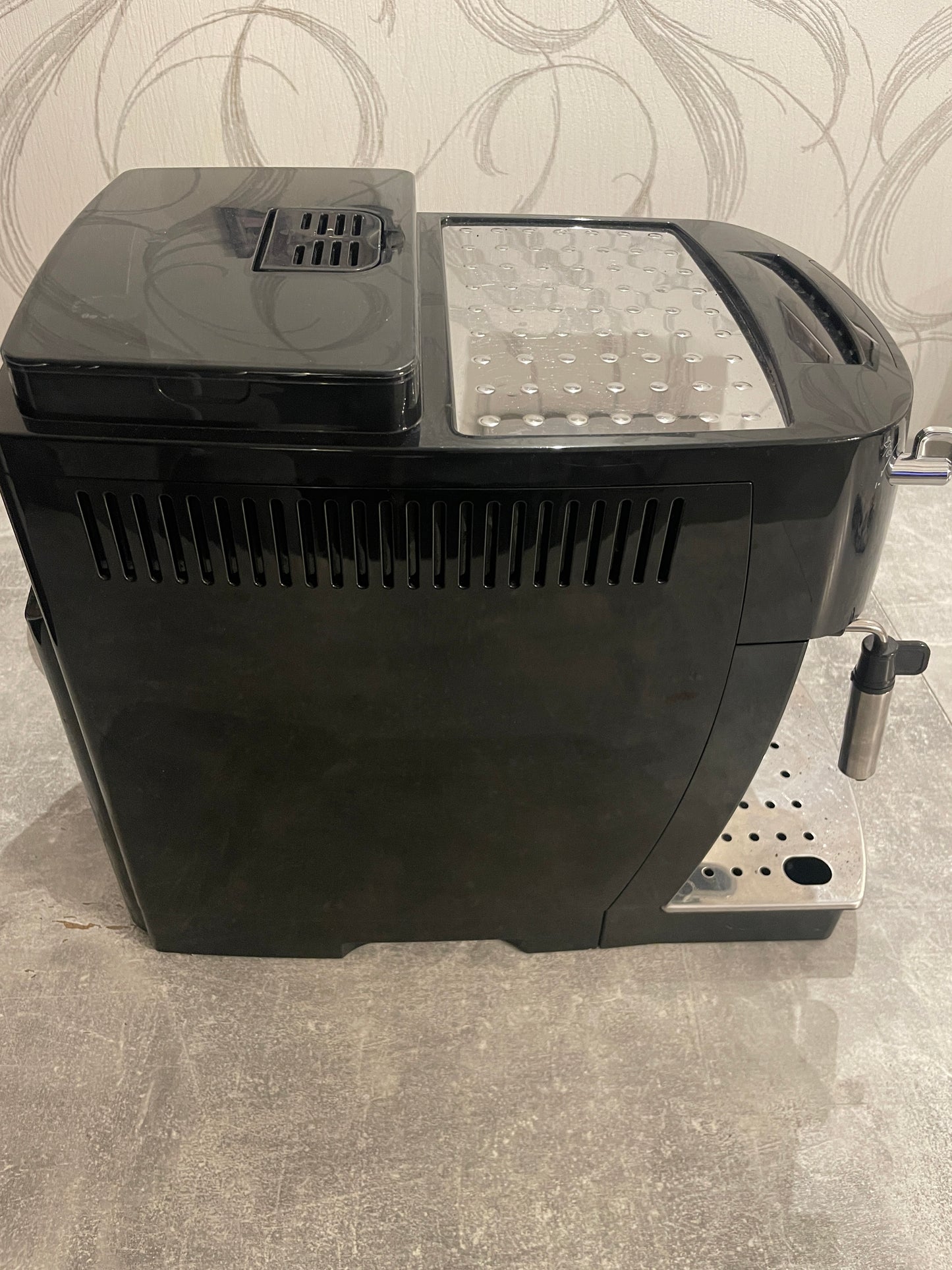 DeLonghi ECAM 21.116 B.