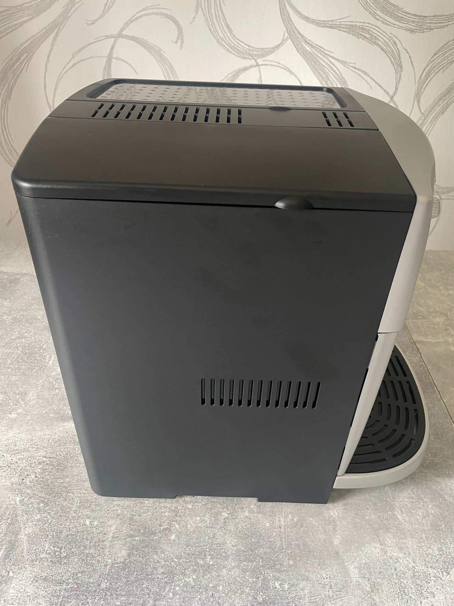 DeLonghi ESAM 4200 S.