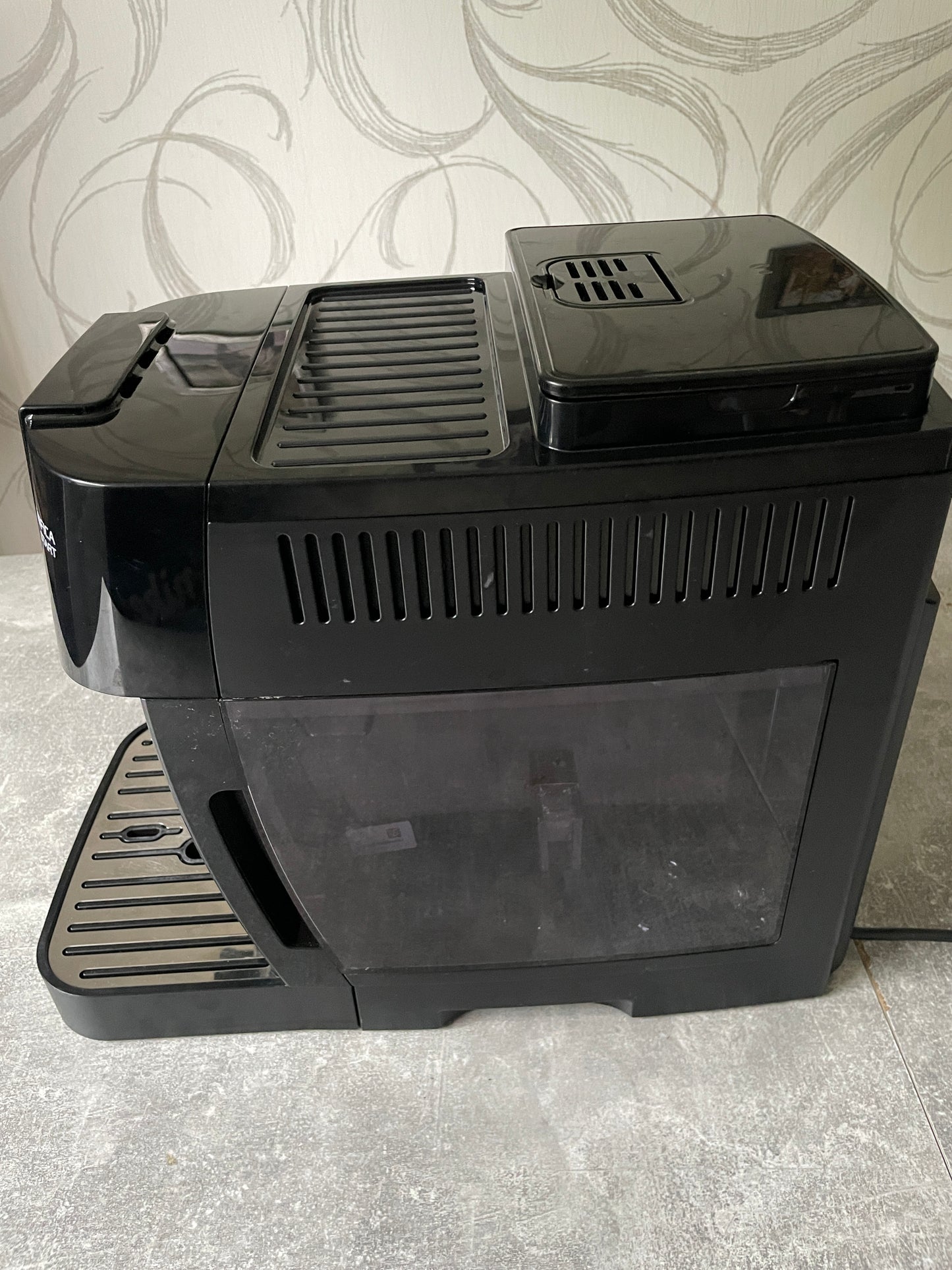 DeLonghi Magnifica Start ECAM 220.60. B