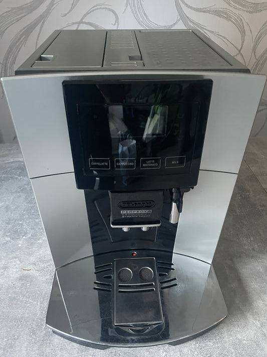 DeLonghi ESAM 5708 Perfecta Cappuccino